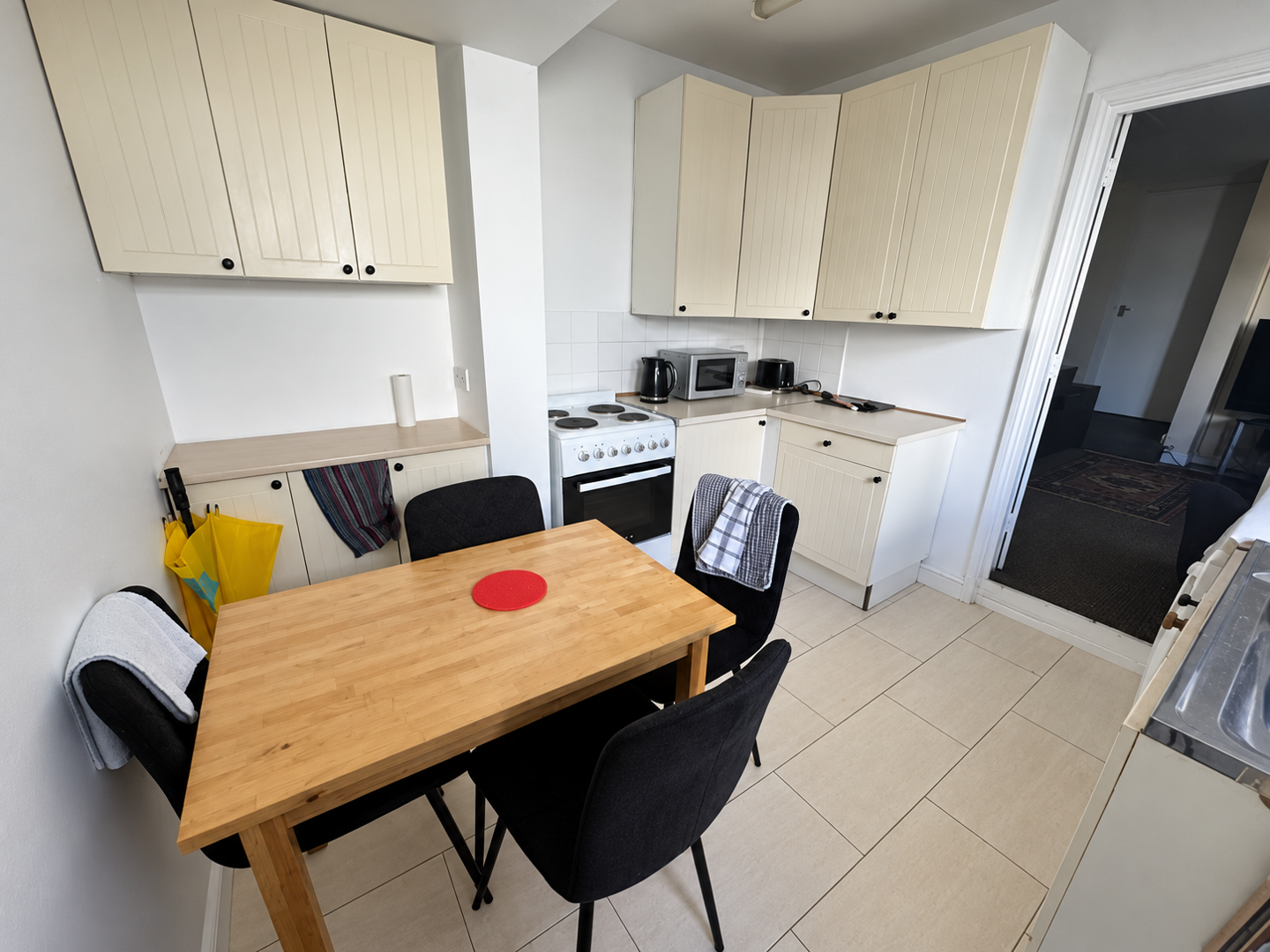 4 bed property in Dogfield Street, Cardiff